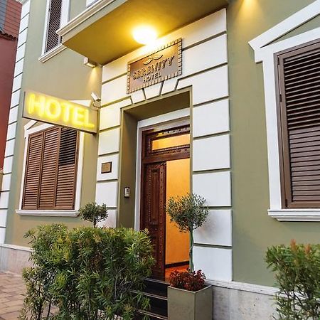 Hotel Serenity Tiranë Ngoại thất bức ảnh