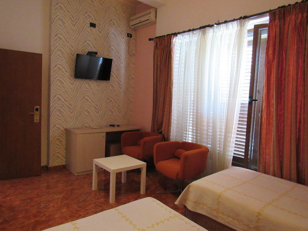 Hotel Serenity Tiranë Ngoại thất bức ảnh