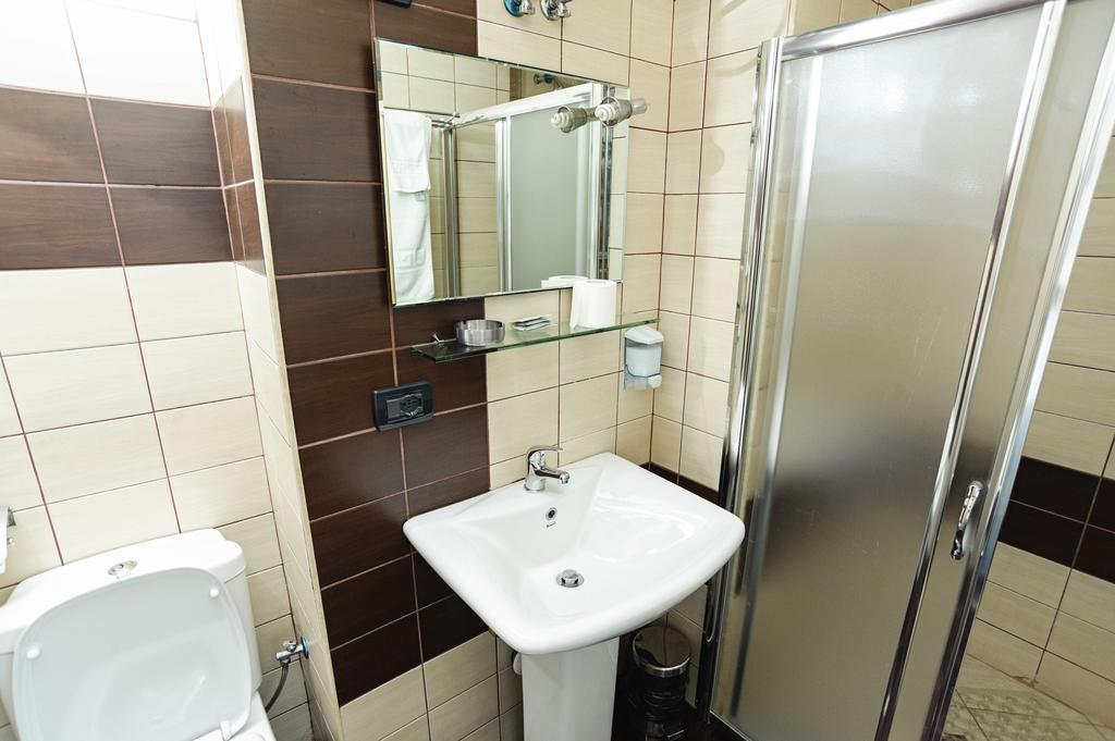 Hotel Serenity Tiranë Ngoại thất bức ảnh